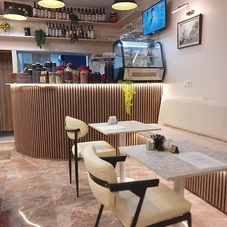 Hotell Guler & Cafe 3*