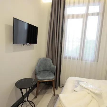 Guler & Cafe Hotell 3*